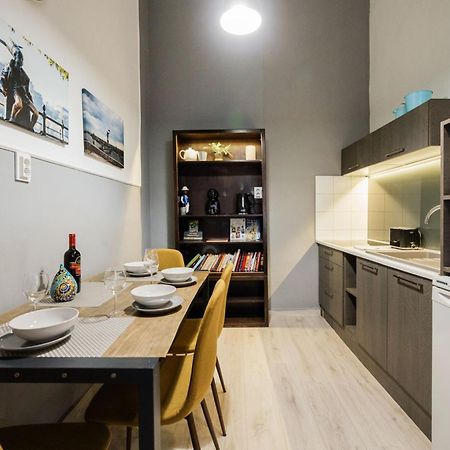 דירות בודפשט Urban Tranquillity By The Main Shopping Street מראה חיצוני תמונה